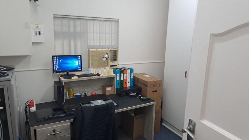 To Let commercial Property for Rent in Newton Park Eastern Cape